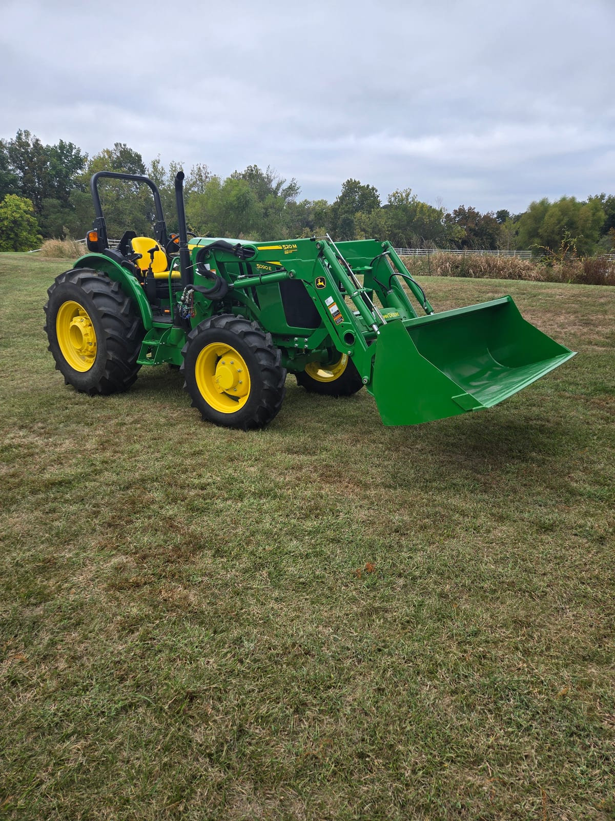 2022 John Deere 5090E 2