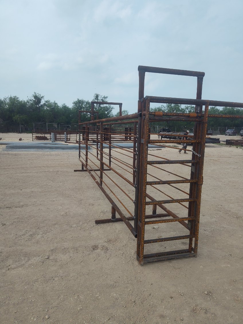 48x48 Cattle Working Pen 2