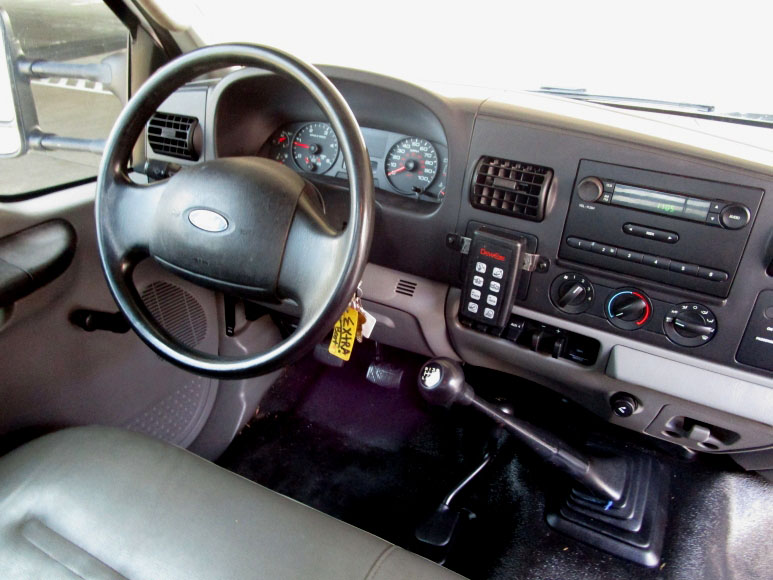 UNICORN DIESEL 4x4 - Manual transmission - Deweze Hay Bed - 1 OWNER / 0 Accident 5